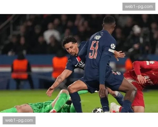 巴黎圣日耳曼93%传球成功率碾压对手，中场双核调度主导节奏